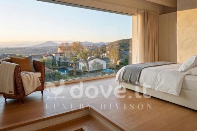 Villa di 380 m² con più di 5 locali e box auto in vendita a Colverde - Foto 8