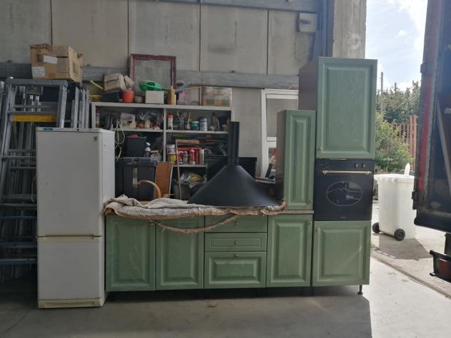 ritiro mobili vecchi a Napoli e Campania - Foto 4