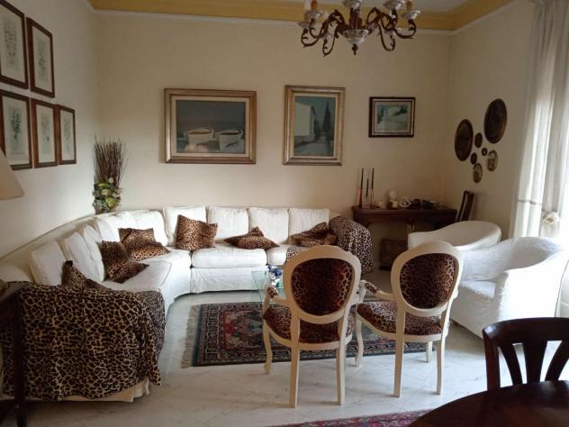 appartamento in vendita a Massa in zona Marina di Massa