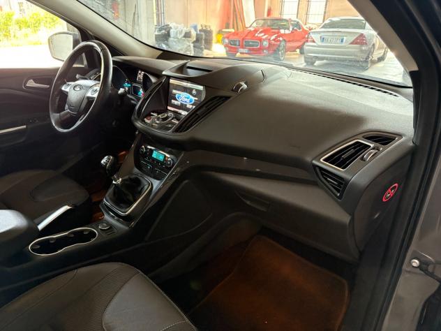 Ford Kuga 2.0 TDCI 150 CV 4WD 4x4 Cambio MANUALE - Foto 10