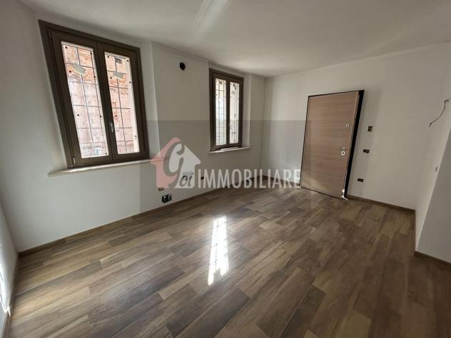 Elegante Trilocale Piano Terra con cortile Privato - Foto 12