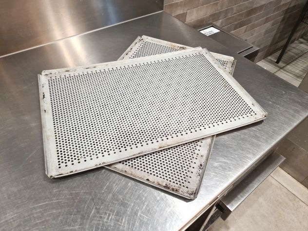 teglie forate per cottura prodotti forno usate