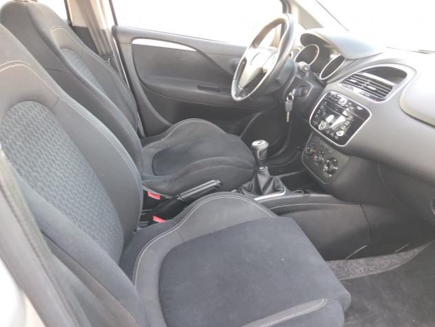 Fiat Punto 1.3 MJT II S&S 95 CV 5 porte Street - Foto 2