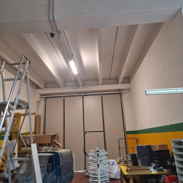 Immobile di 750 m² con 1 locale in vendita a Rubiera - Foto 2