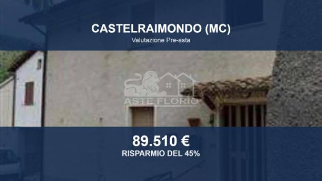 Immobile in asta di 129 m² con più di 5 locali e box auto in vendita a Castelraimondo