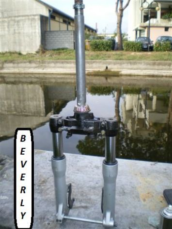 FORCELLA PIAGGIO BEVERLY 125 200 250 2002 2003 2004 2005