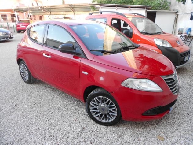 Lancia Ypsilon 1.2 69 CV 5 porte S&S Silver - Foto 2