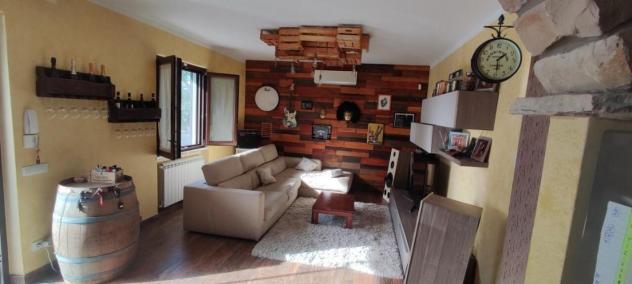 casa indipendente in vendita a Massa