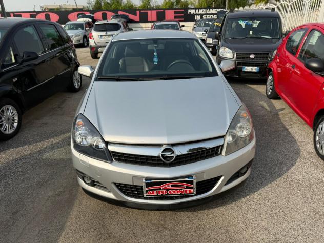 Opel Astra GTC 1.7 CDTI 110CV 3 porte Cosmo - Foto 2