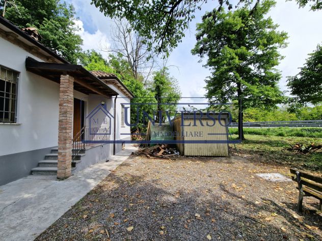 VILLETTA SINGOLA RISTRUTTURATA CON AMPIO TERRENO PRIVATO - Foto 3