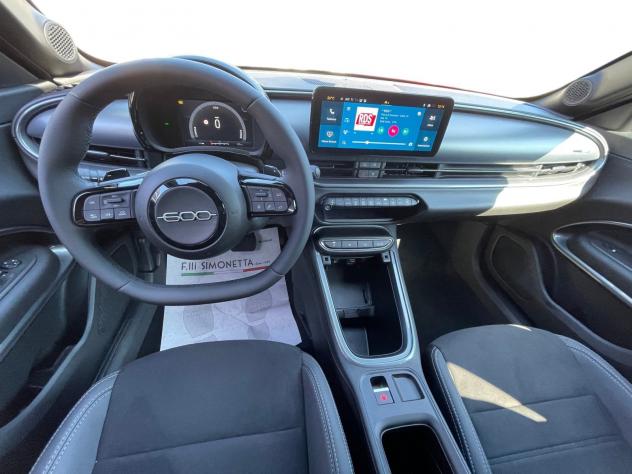 FIAT 600 1.2 hybrid Sport 145cv auto - KM0 - Foto 8