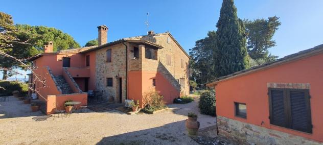 Valfabbrica vendesi agriturismo 30 vani 1500 Mq