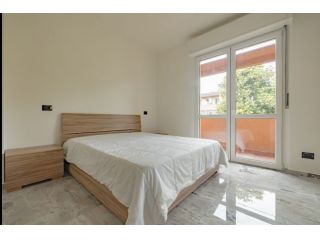 Stanza singola con balcone- 370 euro