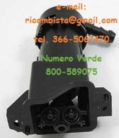 Audi A6 ugello spruzza acqua tergicristallo sinistro 4F0955101B