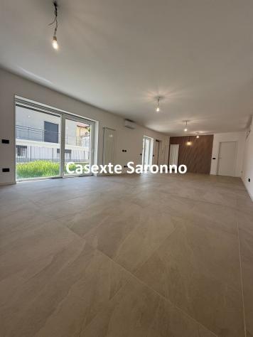 VENDESI VILLA SINGOLA/LOFT SU UNICO PIANO CADANO AL CAMPO