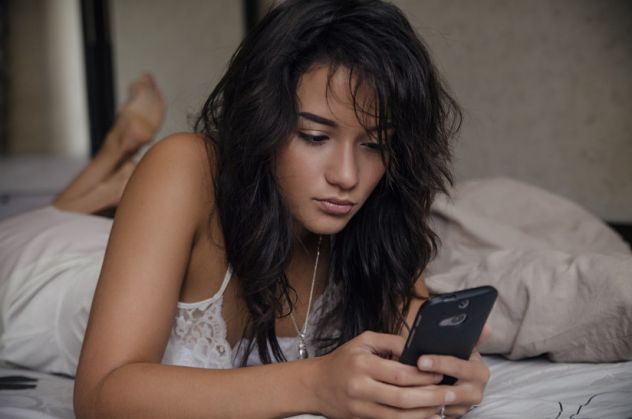 Ragazze e Signore dal proprio domicilio Intrattenimento Adulti telefonico Novara