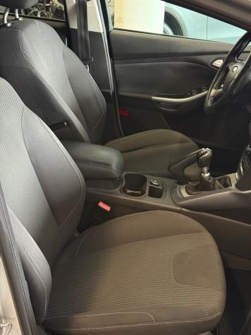 Ford Focus 1.6 TDCi 115 CV Titanium - Foto 7