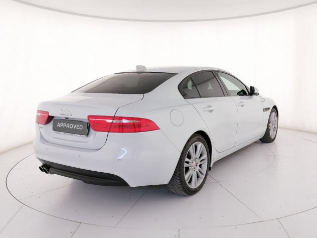 Jaguar XE 2.0d i4 Prestige 180cv auto my19 - Foto 2