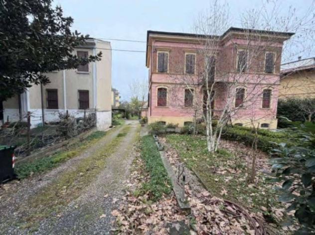 Immobile in asta di 396 m² con più di 5 locali e box auto in vendita a Bondeno - Foto 3