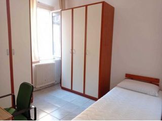 Stanza in appartamento in affitto a Modena