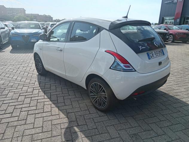 Lancia Ypsilon 1.0 FireFly 70cv Hybrid Gold - Foto 8