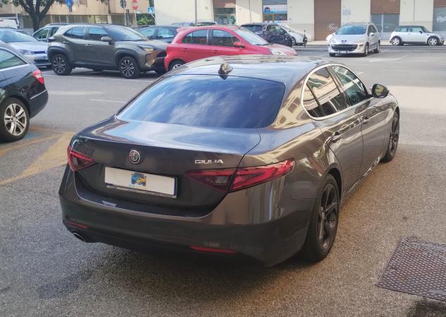 Alfa Romeo Giulia 2.2 Turbodiesel 160 CV AT8 Executive - Foto 9