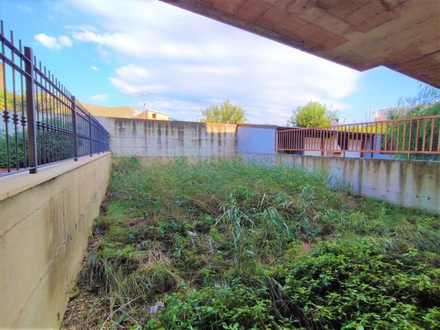 VILLA CON GIARDINO DA COMPLETARE - VIA CASTEL VOLTURNO - MONDRAGONE - Rif. V2476 - Foto 3