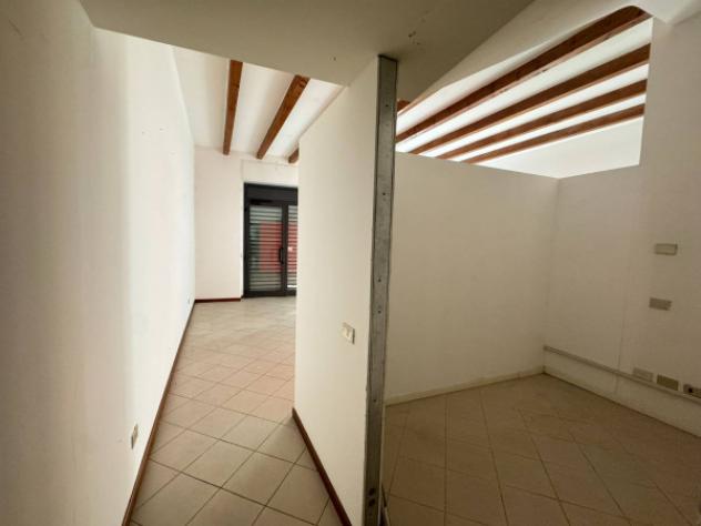 Immobile di 85 m² con 2 locali in affitto a Seregno - Foto 5