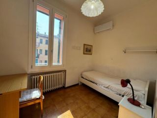 Stanza in appartamento in affitto a Bologna