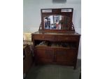 Mobile in legno con specchiera color noce con due tiretti e due portine