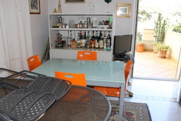 Alassio, Piazza Stalla, Bilocale piano secondo con ascensore, ampio terrazzo, doppio garage, posto auto e cantina - Foto 5