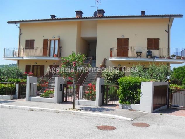Appartamento con mansarda, 51 mq di terrazzi garage e piscina
