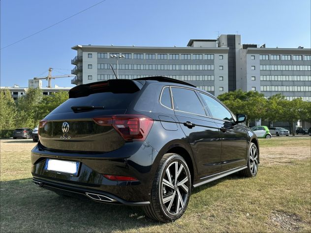 Polo VI 2022 1.0 tsi R-Line 110cv dsg - Foto 2
