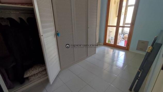 Fossombrone proponiamo in vendita in una zona residenziale e tranquilla, appartamento al piano terra di circa 80 mq scoperto esclusivo.
l'appartamento - Foto 15