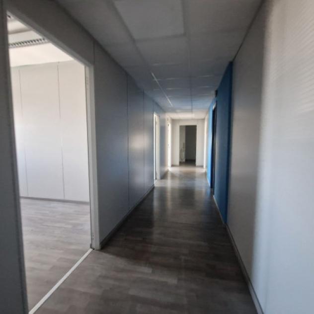 Immobile di 240 m² con più di 5 locali in affitto a Rho - Foto 7