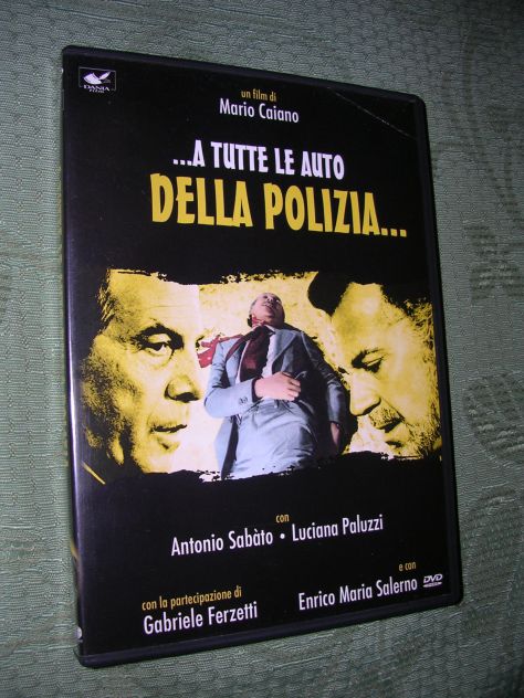 A TUTTE LE AUTO DELLA POLIZIA
