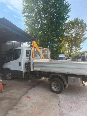 Iveco 35 c 18 con gru patente b - Foto 3