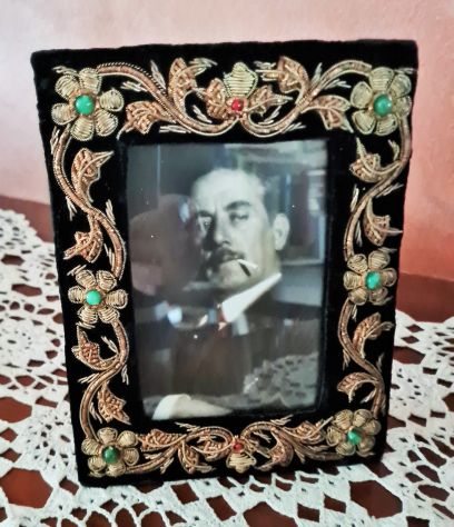 Coppia cornici   portaritratti vintage   rivestite in  velluto  nero - Foto 2
