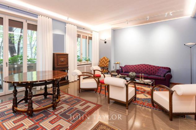 Appartamento di 265 m² con 5 locali in vendita a Milano