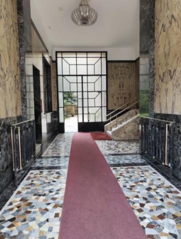 VENDESI, NEL CUORE DEL QUARTIERE NOLO DI MILANO IN VIA VENINI 14 SPLENDIDO BILOCALE DI CIRCA 50 MQ APPENA RISTRUTTURATO E COMPLETAMENTE ARREDATO L' - Foto 4