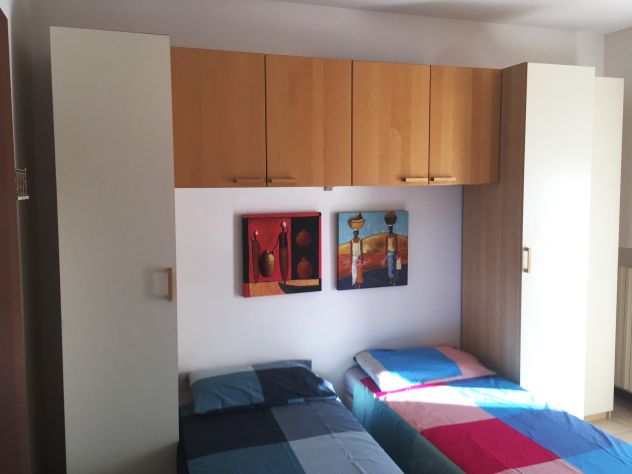 COLLEVERDE, secondo piano, 2 camere, 3 balconi - Foto 7