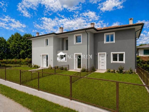 BIFAMILIARE di 4 vani e di 185 mq (ASOLO) rif. AS313