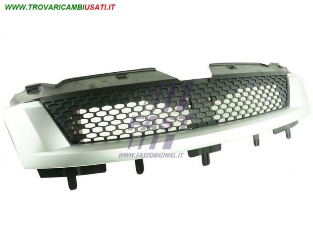GRIGLIA ANTERIORE IVECO DAILY 06 INTERNO 0912 FT91645 Carrozzeria  Lamierati esterni  Paraurti  Griglia radiat IVECO - DAILY CABINATO - 2011  2014