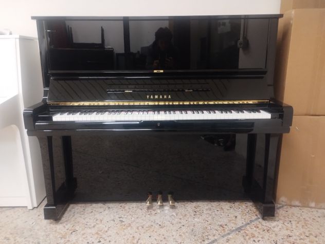 Pianoforte Yamaha U3 A con trasporto e panca inclusi