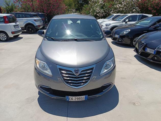 LANCIA Ypsilon 1.2i 69 CV - NEOPATENTATI - Foto 3