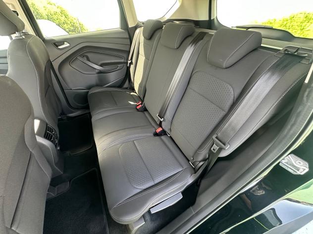 Ford Kuga 1.5 TDCI 120cv Business 2019 - Foto 8
