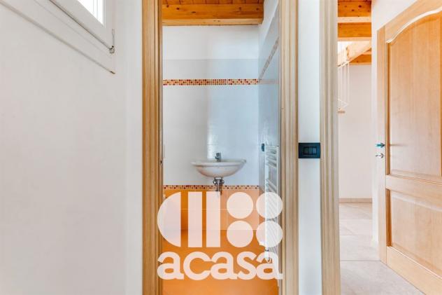 TRILOCALE CON SOTTOTETTO AFFACCIATO SUL PORTO CANALE. ULTIMO APPARTAMENTO! - Foto 12