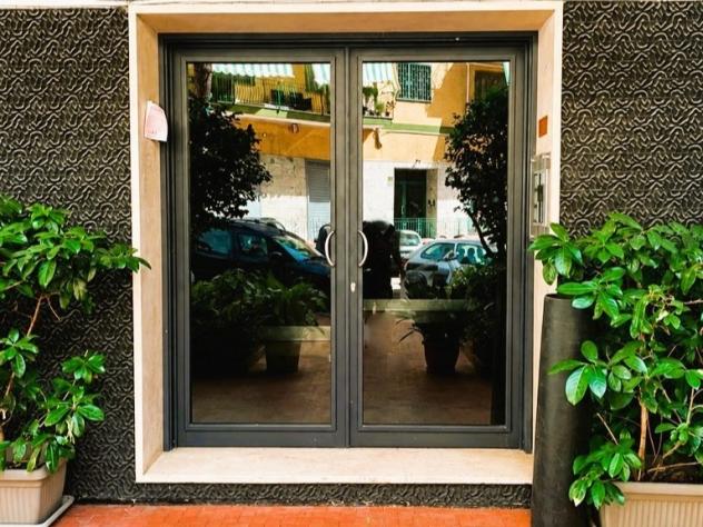ELEGANZA, SPAZIO E CENTRALITÀ: AMPIO APPARTAMENTO SIGNORILE IN PARCO FRASCINO - Foto 17