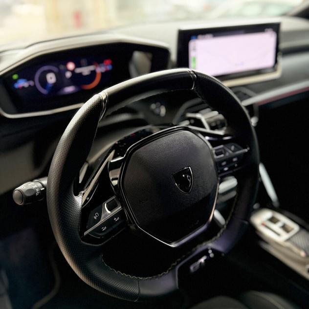 Peugeot 208 Hybrid 145 e-DCS6 GT con sedili elettrici - Foto 4