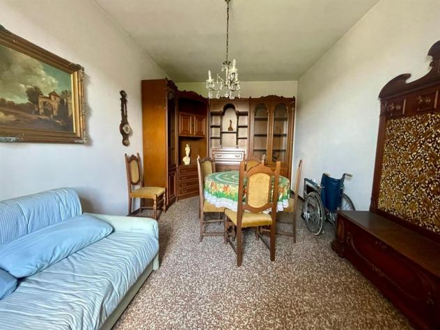 SOLEGGIATA CASA DELLA NONN di 3 locali 2 bagni - area esterna privata recintata + box